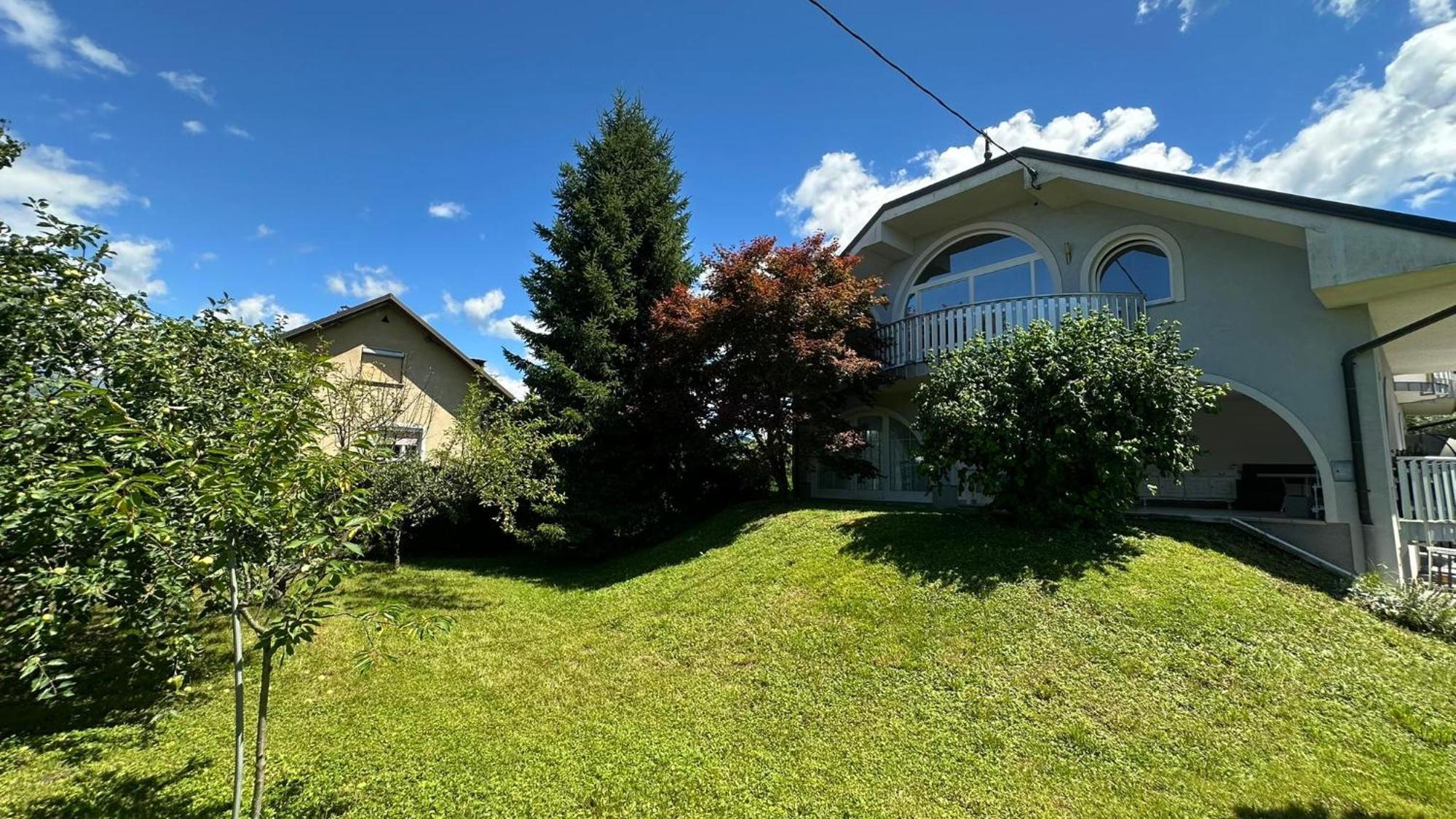 Riverbank - Mountain View Apartment